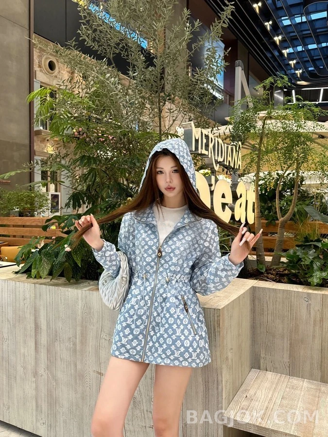 루이비통 루이비통 모노그램 후드 집업 상세 이미지
