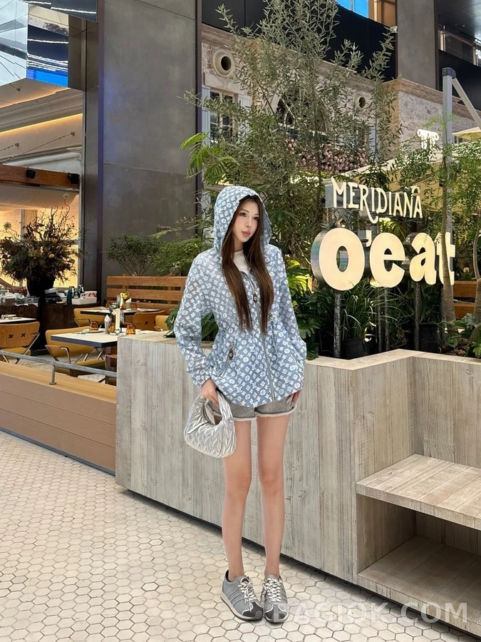 루이비통 루이비통 모노그램 후드 집업 상세 이미지