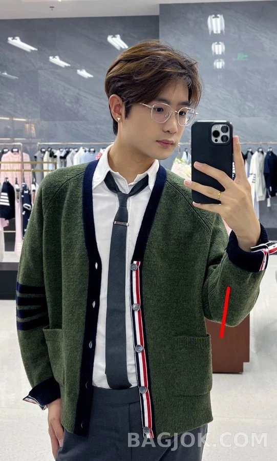 톰브라운 톰브라운 4바 스트라이프 가디건 상세 이미지