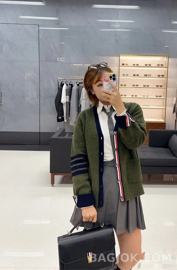 톰브라운 톰브라운 4바 스트라이프 가디건 상세 이미지
