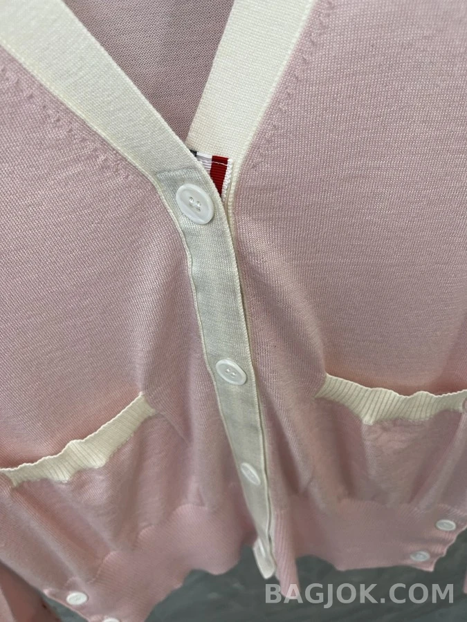 톰브라운 톰브라운 스트라이프 V넥 가디건 상세 이미지