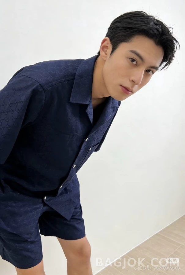 구찌 구찌 모노그램 버튼 코트 상세 이미지