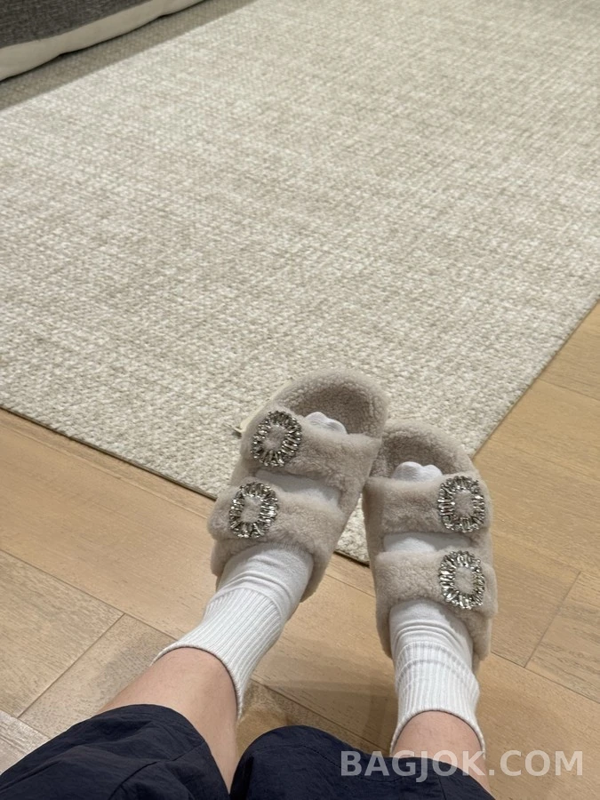 로저 비비에 로저비비에 크리스탈 버클 양모 슬리퍼 상세 이미지