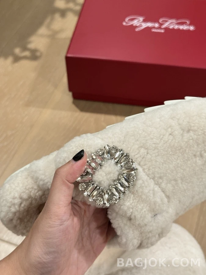 로저 비비에 로저비비에 크리스탈 버클 양모 슬리퍼 상세 이미지
