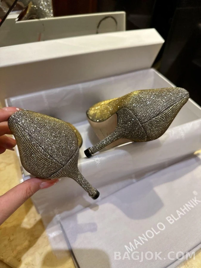  마놀로블라닉 한기시 새틴 펌프스 상세 이미지