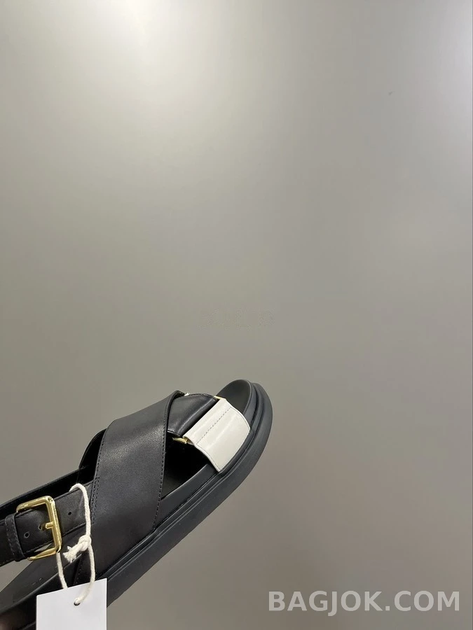  마르니 가죽 크리스크로스 샌들 상세 이미지