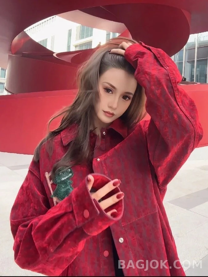 디올 디올 D 로고 컷아웃 플로킹 용의 해 타월 자수 패치 트윌 데님 셔츠 상세 이미지