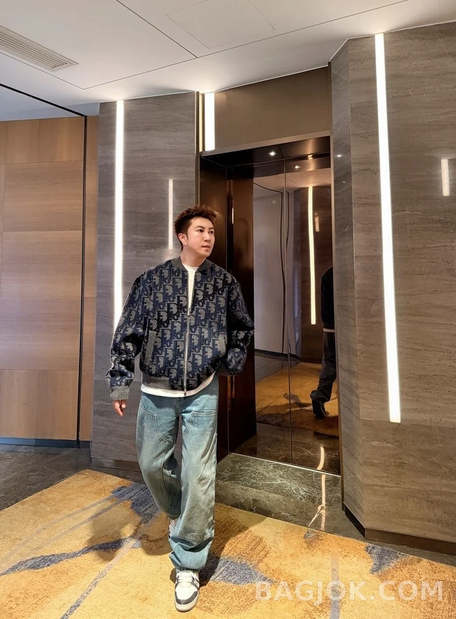 디올 디올 고급 시그니처 오블리크 그레이 지퍼 니트 재킷 상세 이미지