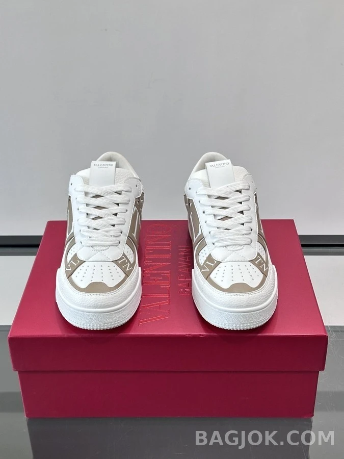 발렌티노 발렌티노 VLTN 레터링 스니커즈 상세 이미지