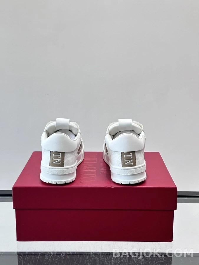 발렌티노 발렌티노 VLTN 레터링 스니커즈 상세 이미지