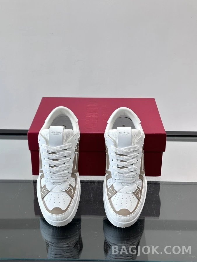 발렌티노 발렌티노 VLTN 레터링 스니커즈 상세 이미지