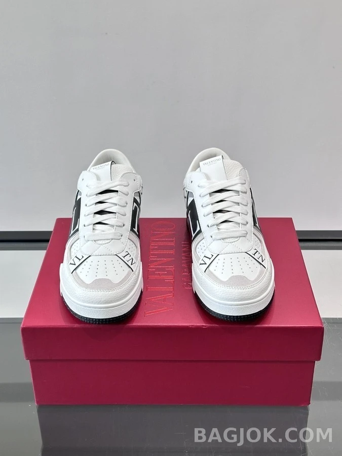 발렌티노 발렌티노 VLTN 레터링 스니커즈 상세 이미지