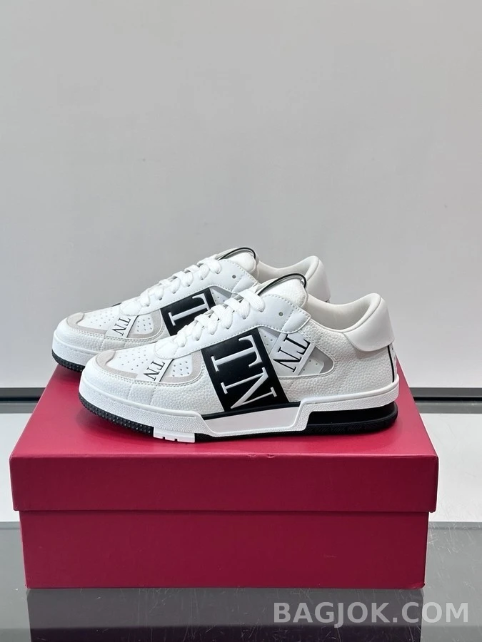 발렌티노 발렌티노 VLTN 레터링 스니커즈 상세 이미지