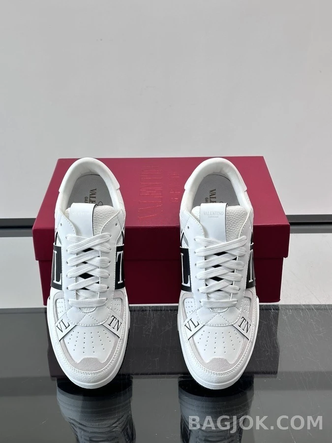 발렌티노 발렌티노 VLTN 레터링 스니커즈 상세 이미지
