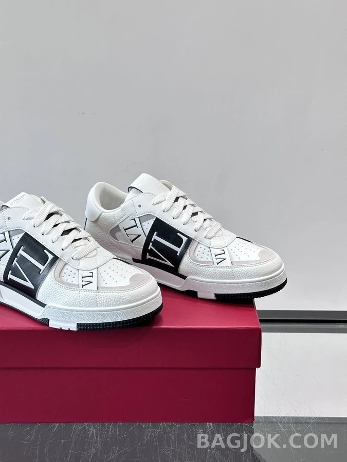 발렌티노 발렌티노 VLTN 레터링 스니커즈 상세 이미지