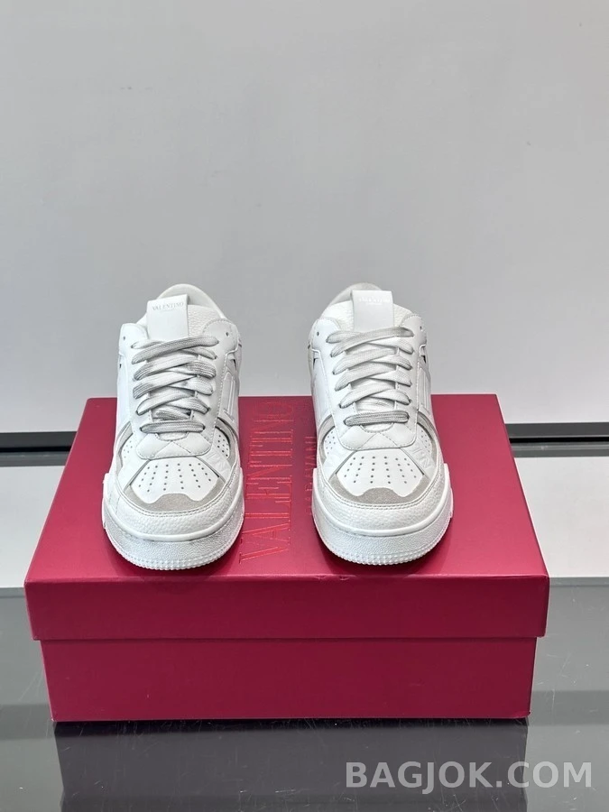 발렌티노 발렌티노 VLTN 로고 스니커즈 상세 이미지
