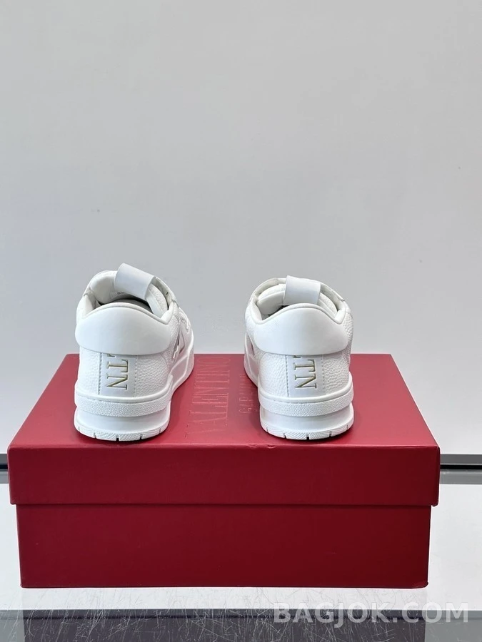 발렌티노 발렌티노 VLTN 로고 스니커즈 상세 이미지