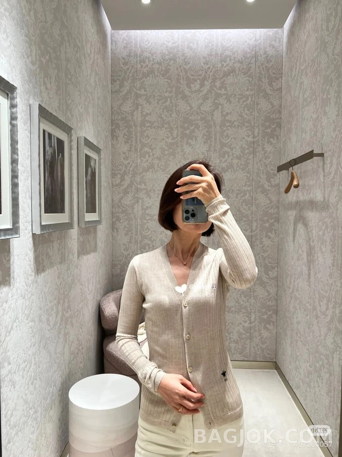 디올 디올 꿀벌 자수 V넥 가디건 상세 이미지
