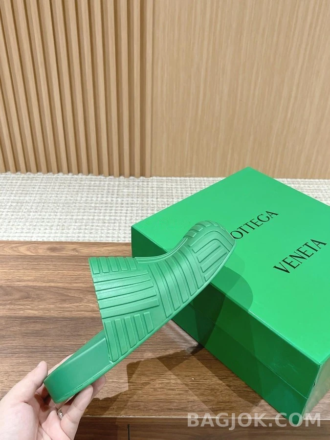보테가베네타 보테가 베네타 패러킷 슬라이드 상세 이미지