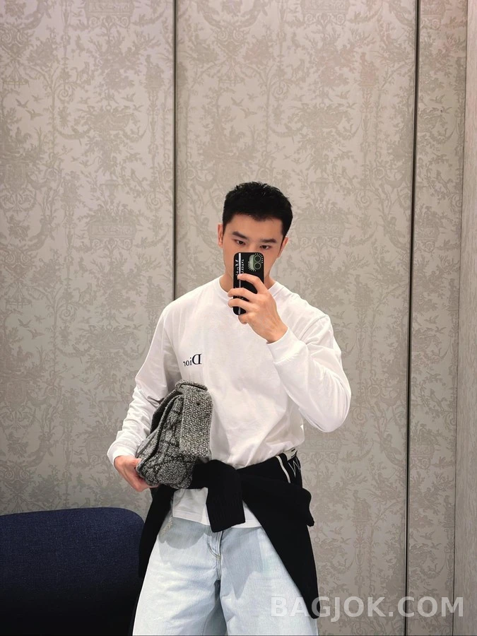 디올 디올 레터링 긴팔 티셔츠 상세 이미지