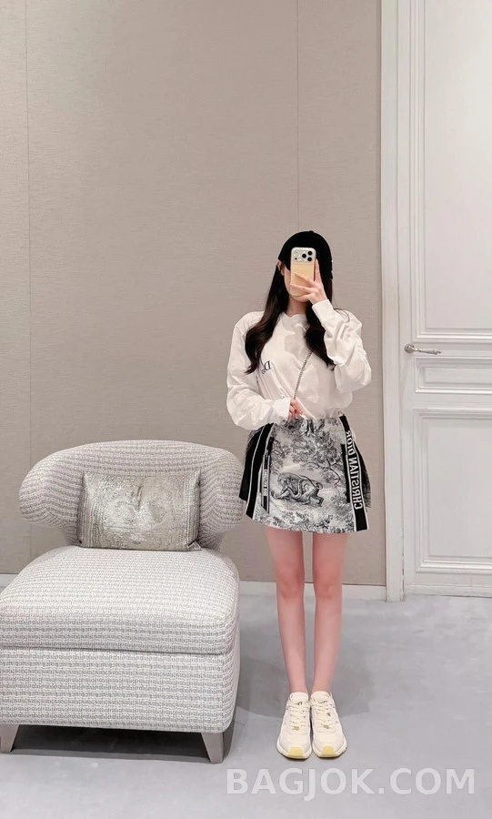디올 디올 레터링 긴팔 티셔츠 상세 이미지