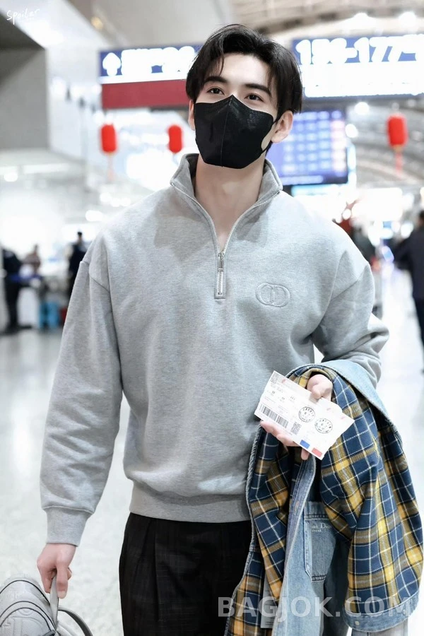디올 디올 로고 반집업 맨투맨 상세 이미지