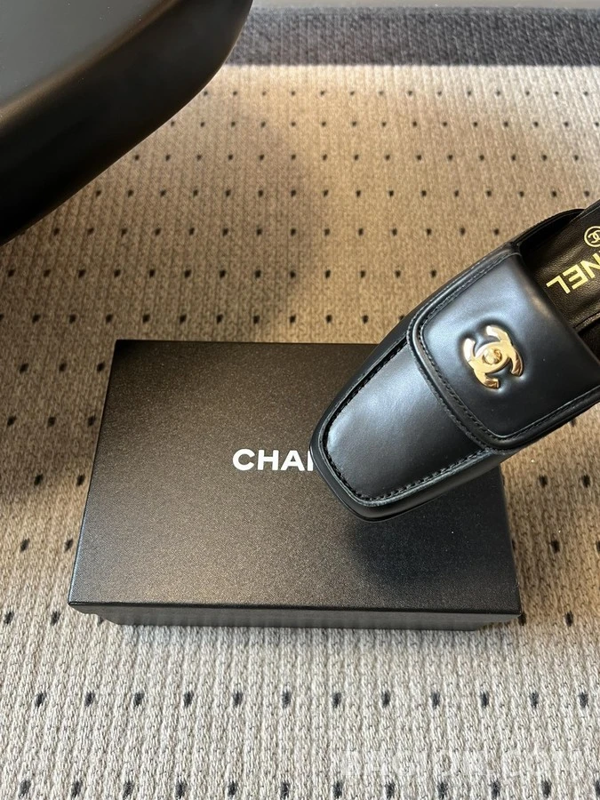 샤넬 샤넬 더블 C 로고 뮬 로퍼 상세 이미지