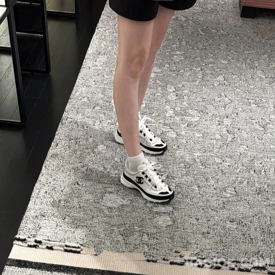 샤넬 샤넬 로고 스니커즈 상세 이미지