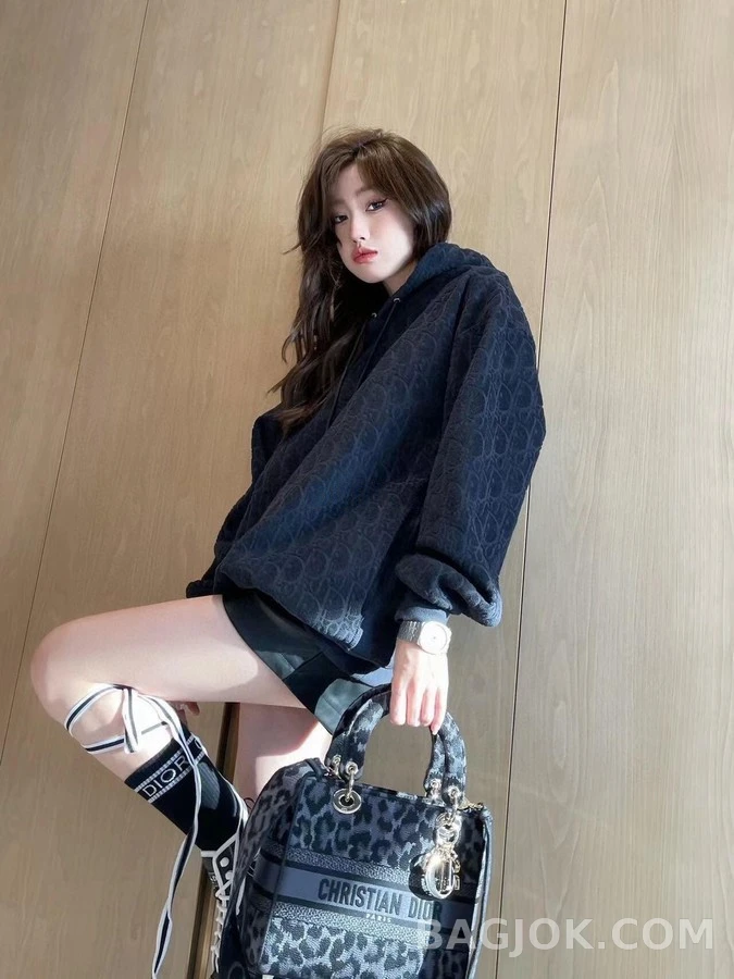 디올 디올 오블리크 자카드 맨투맨 상세 이미지