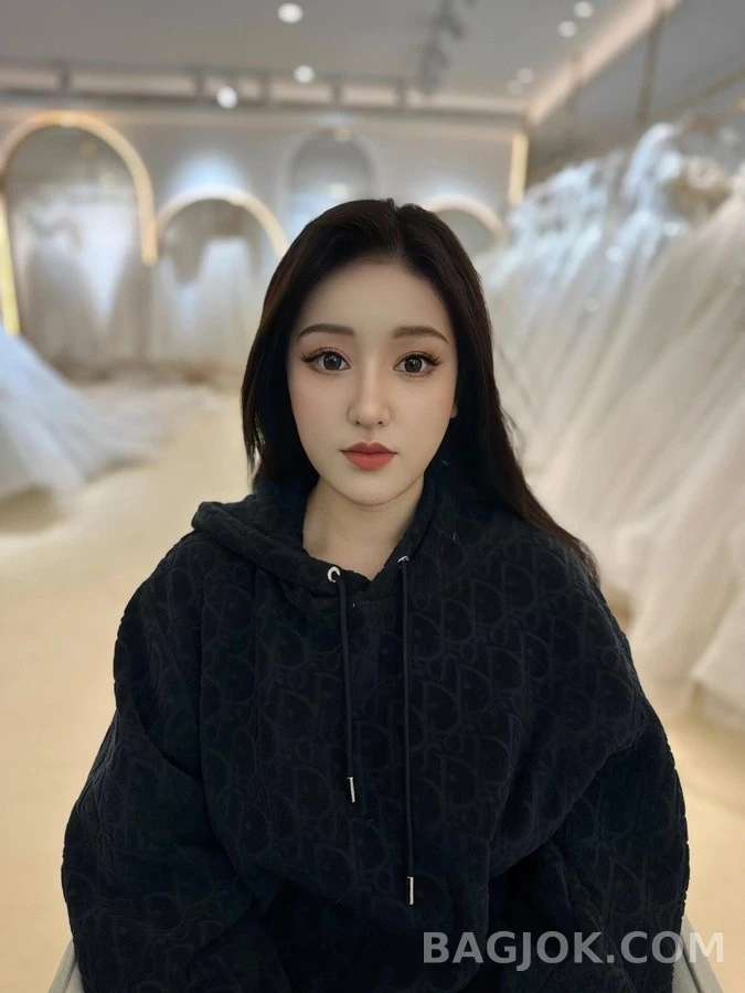 디올 디올 오블리크 자카드 맨투맨 상세 이미지