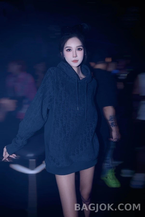 디올 디올 오블리크 자카드 맨투맨 상세 이미지