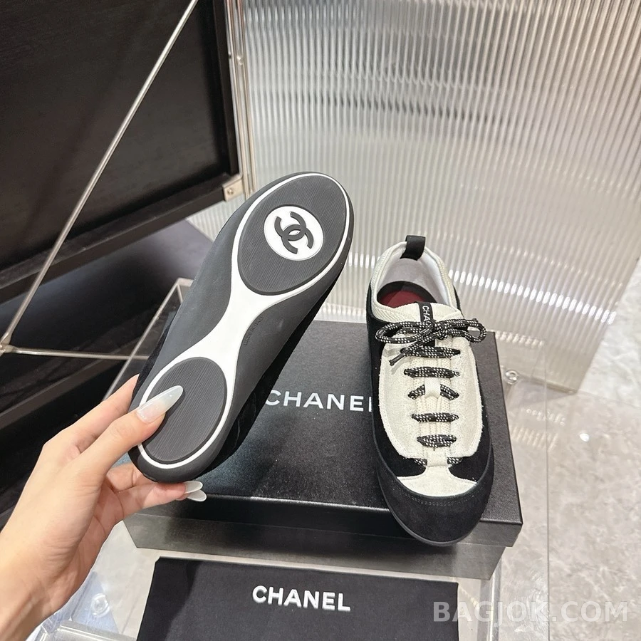 샤넬 샤넬 배색 로고 스니커즈 상세 이미지