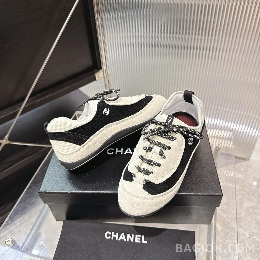 샤넬 샤넬 배색 로고 스니커즈 상세 이미지