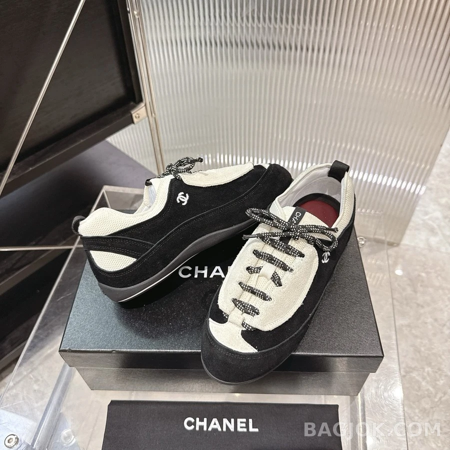 샤넬 샤넬 배색 로고 스니커즈 상세 이미지