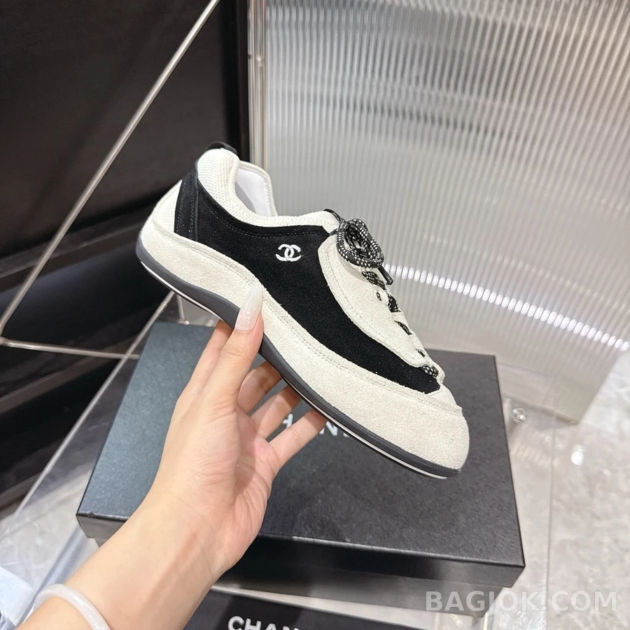 샤넬 샤넬 배색 로고 스니커즈 상세 이미지