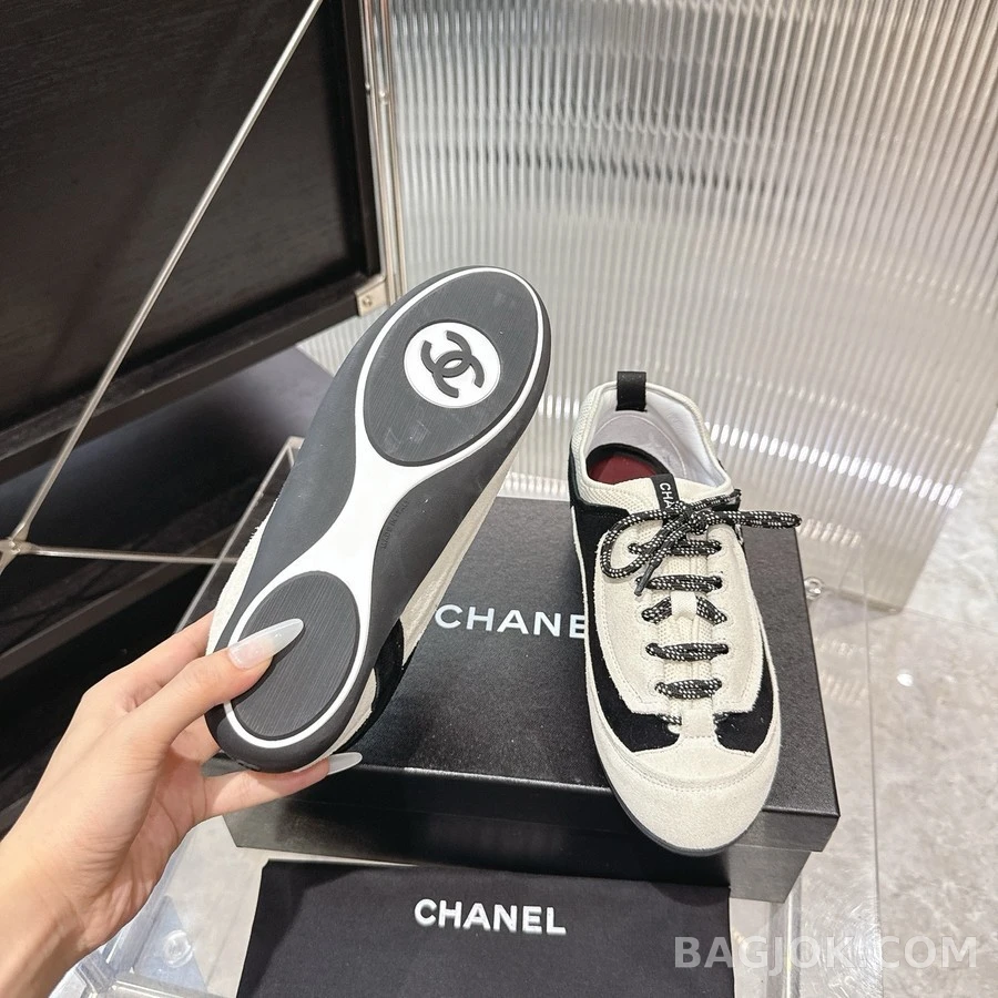 샤넬 샤넬 배색 로고 스니커즈 상세 이미지