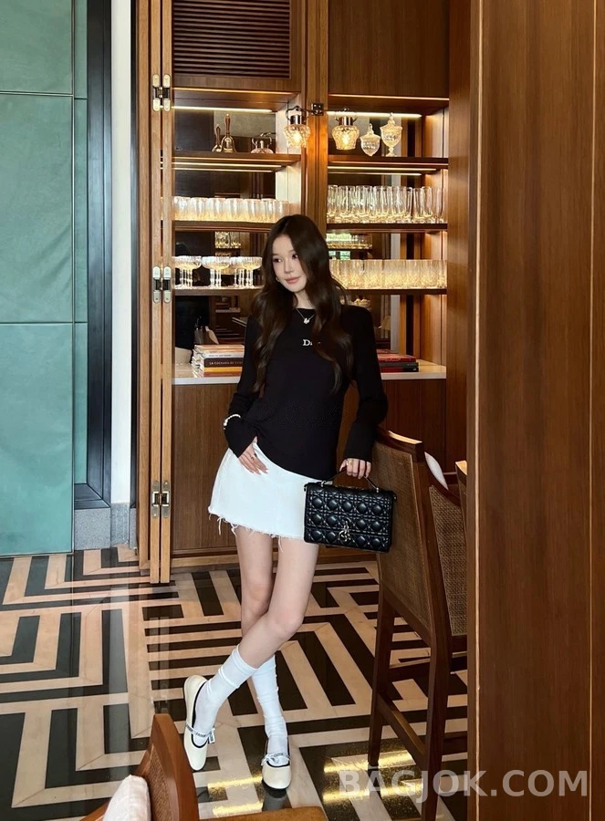 디올 디올 자수 긴팔 티셔츠 상세 이미지