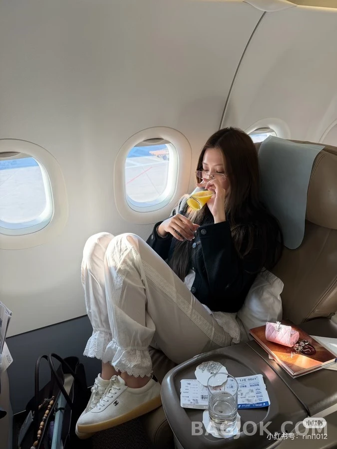 샤넬 샤넬 스웨이드 로고 스니커즈 상세 이미지