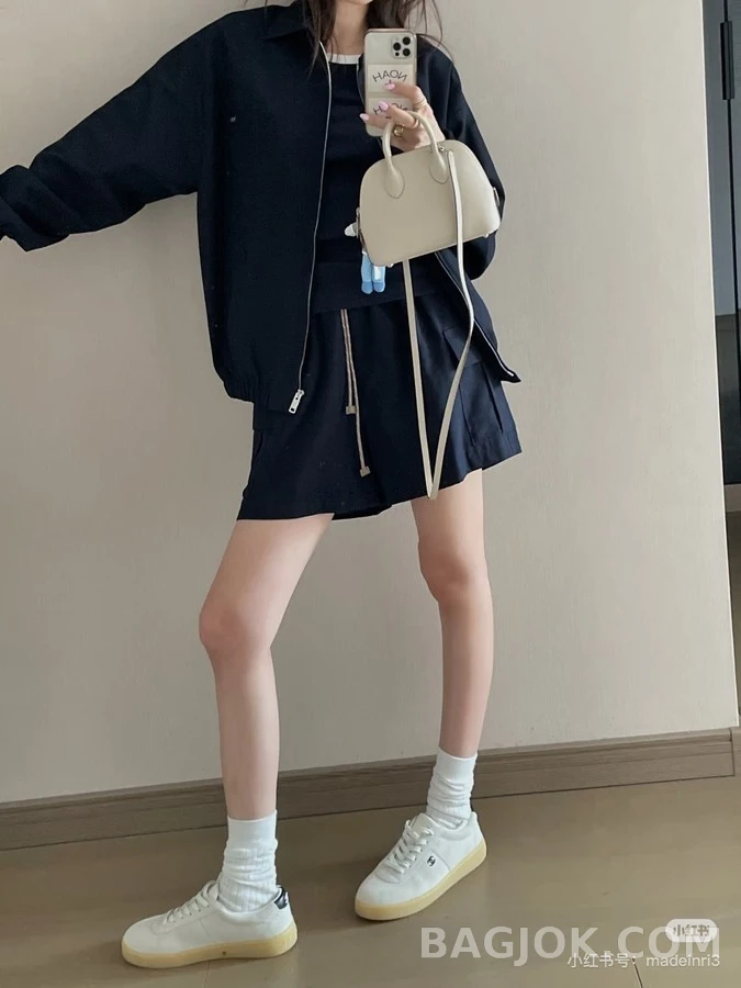 샤넬 샤넬 스웨이드 로고 스니커즈 상세 이미지