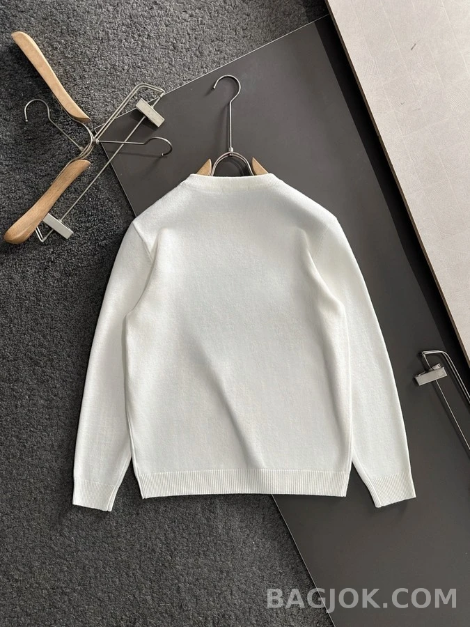로에베 로에베 설 연휴 후 배송 니트 가디건 상세 이미지
