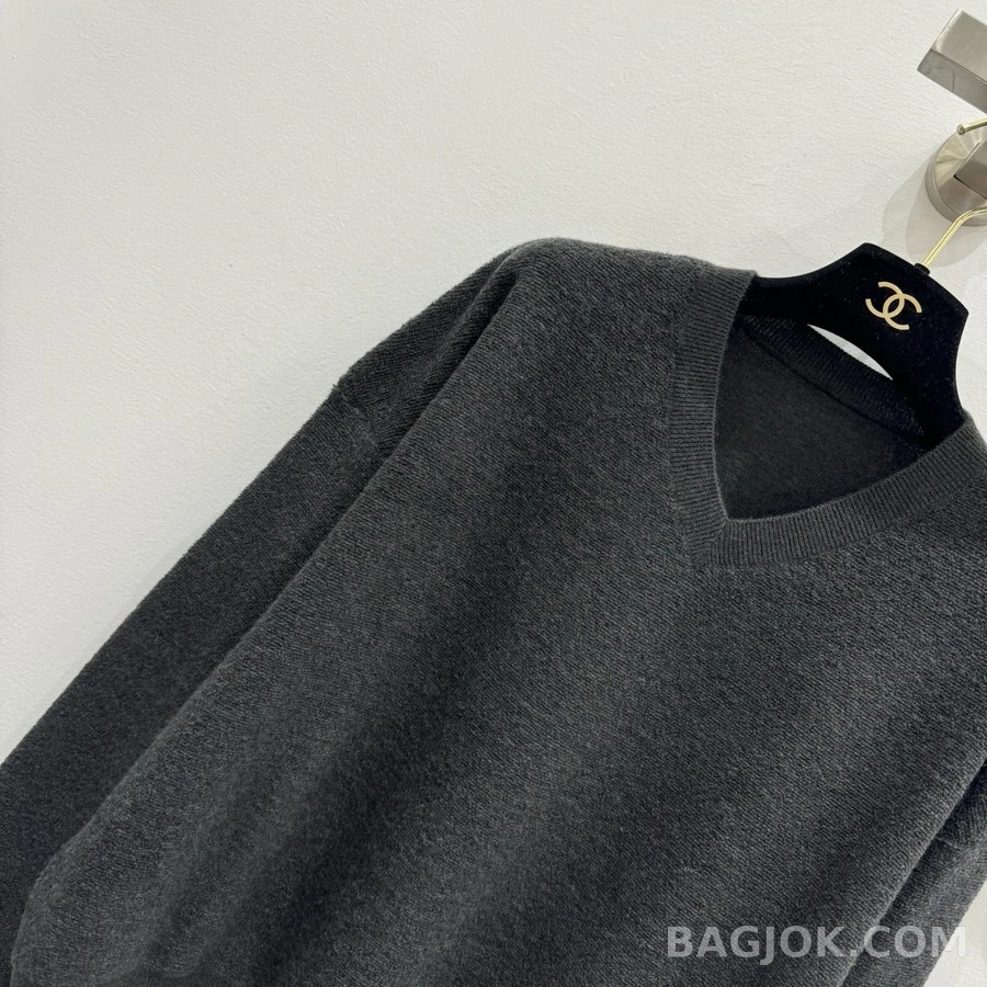 로에베 로에베 플러피 V넥 LOEWE 자수 긴팔 티셔츠 상세 이미지