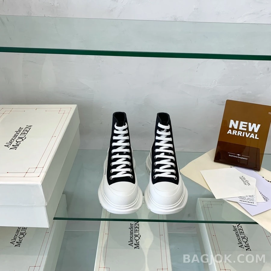 알렉산더 맥퀸 알렉산더 맥퀸 트레드 슬릭 부츠 상세 이미지