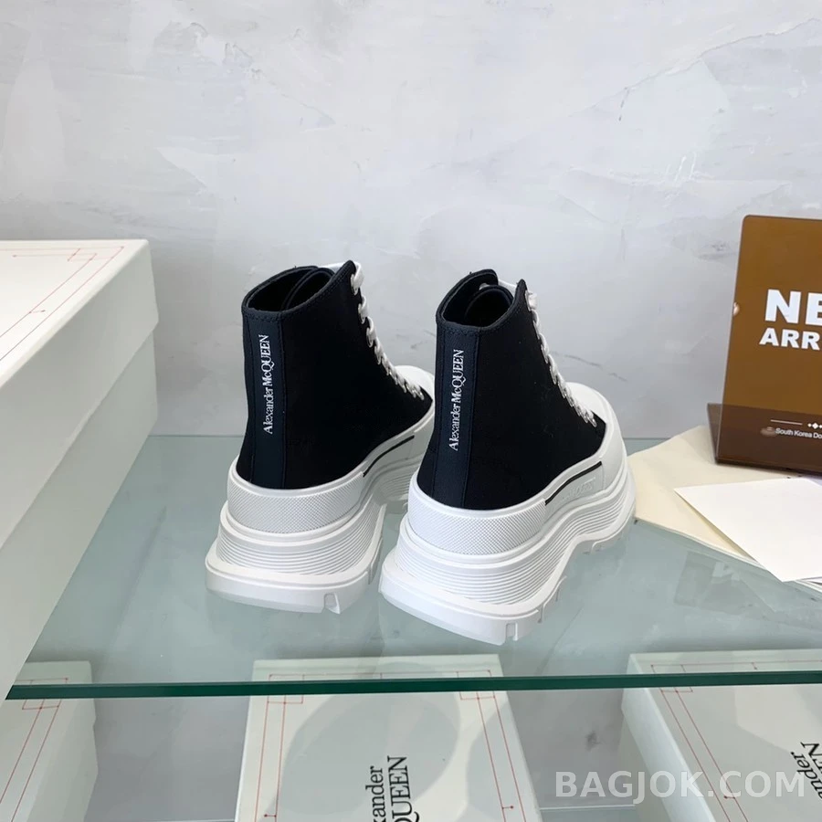 알렉산더 맥퀸 알렉산더 맥퀸 트레드 슬릭 부츠 상세 이미지