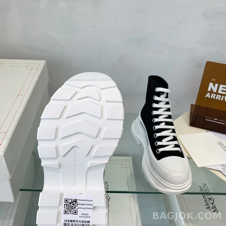 알렉산더 맥퀸 알렉산더 맥퀸 트레드 슬릭 부츠 상세 이미지