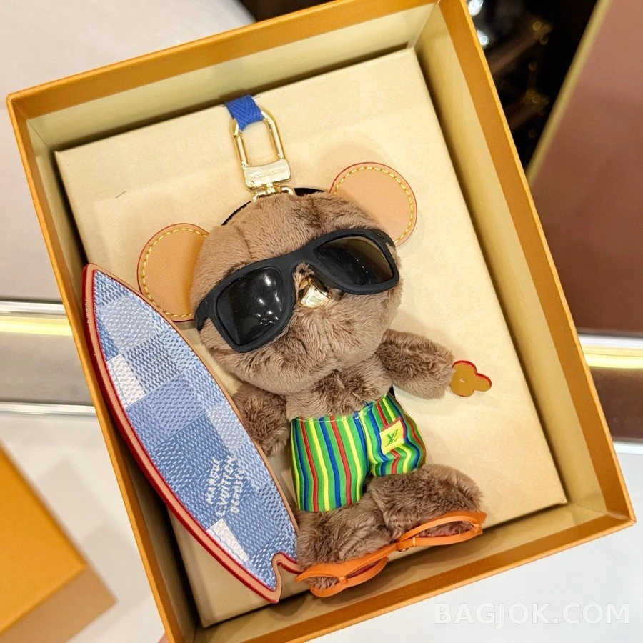 루이비통 루이비통 루이 베어 서프 키링 상세 이미지