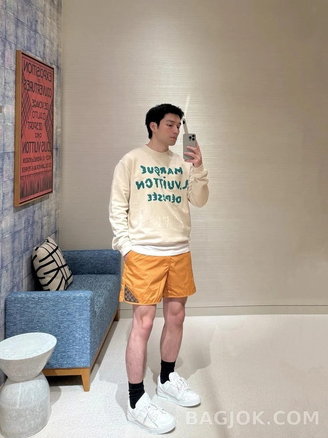 루이비통 루이비통 레터링 자수 맨투맨 상세 이미지