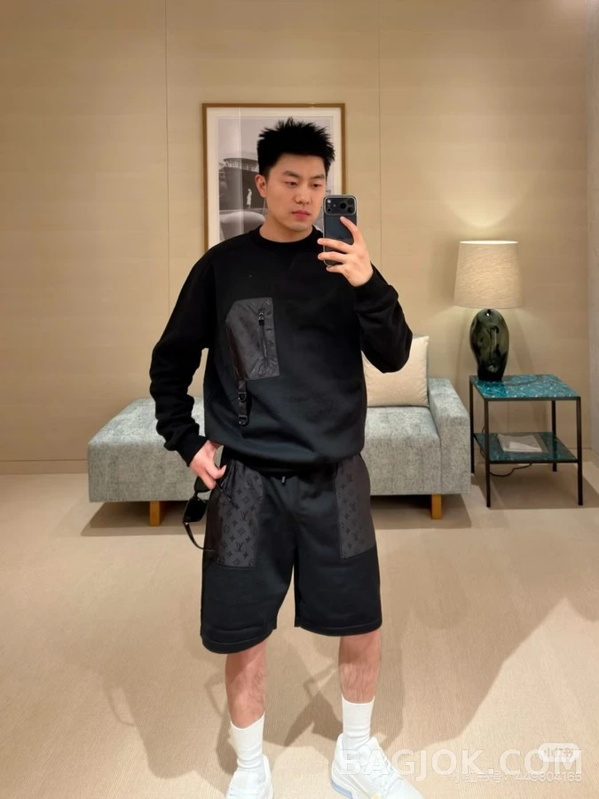 루이비통 루이비통 모노그램 포켓 맨투맨 상세 이미지