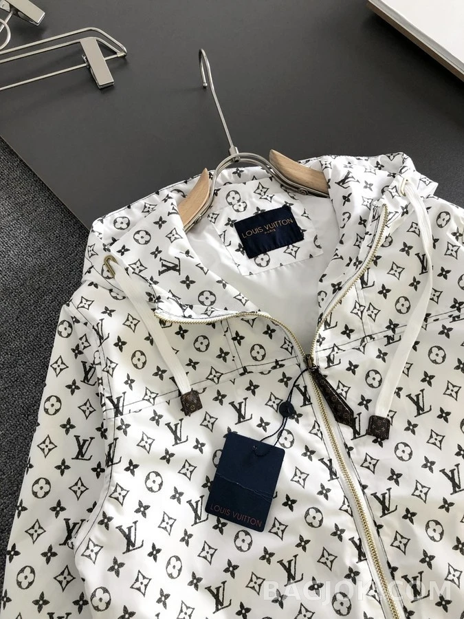 루이비통 루이비통 모노그램 후드 자켓 상세 이미지