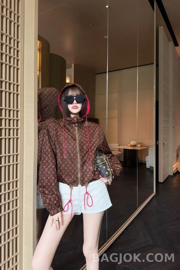 루이비통 루이비통 모노그램 후드 집업 상세 이미지