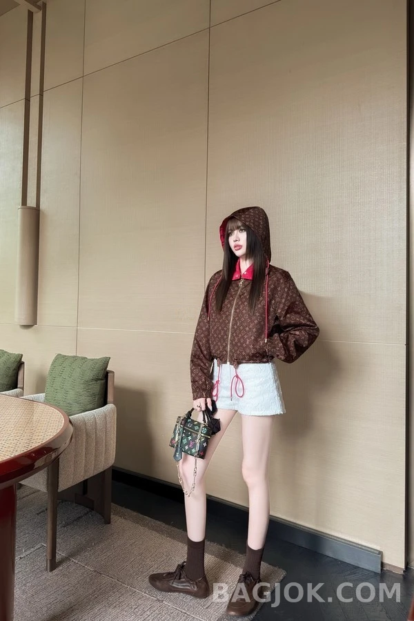 루이비통 루이비통 모노그램 후드 집업 상세 이미지